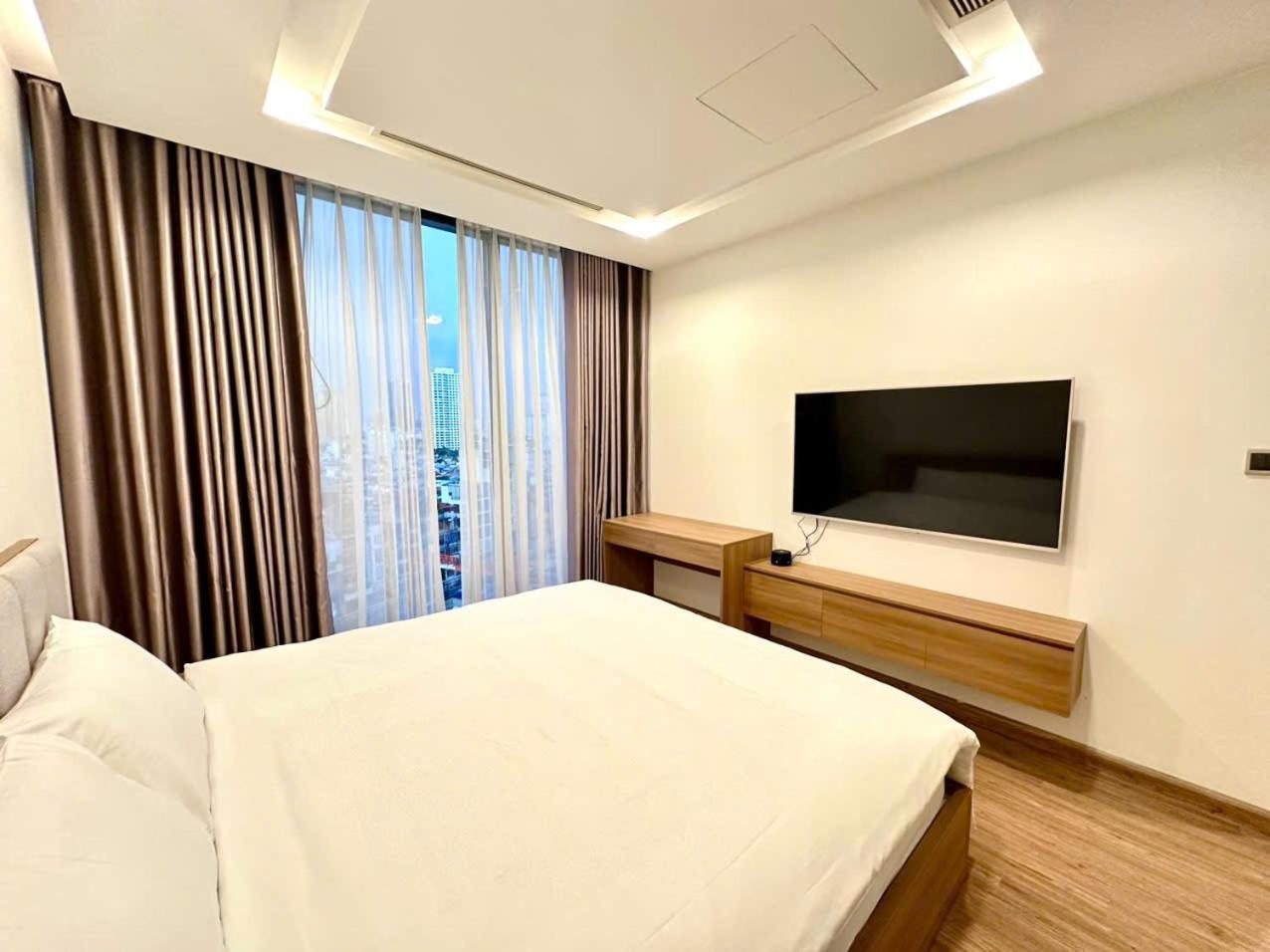 Luxury Apartment In Vinhomes Metropolis Hanoi Exterior photo