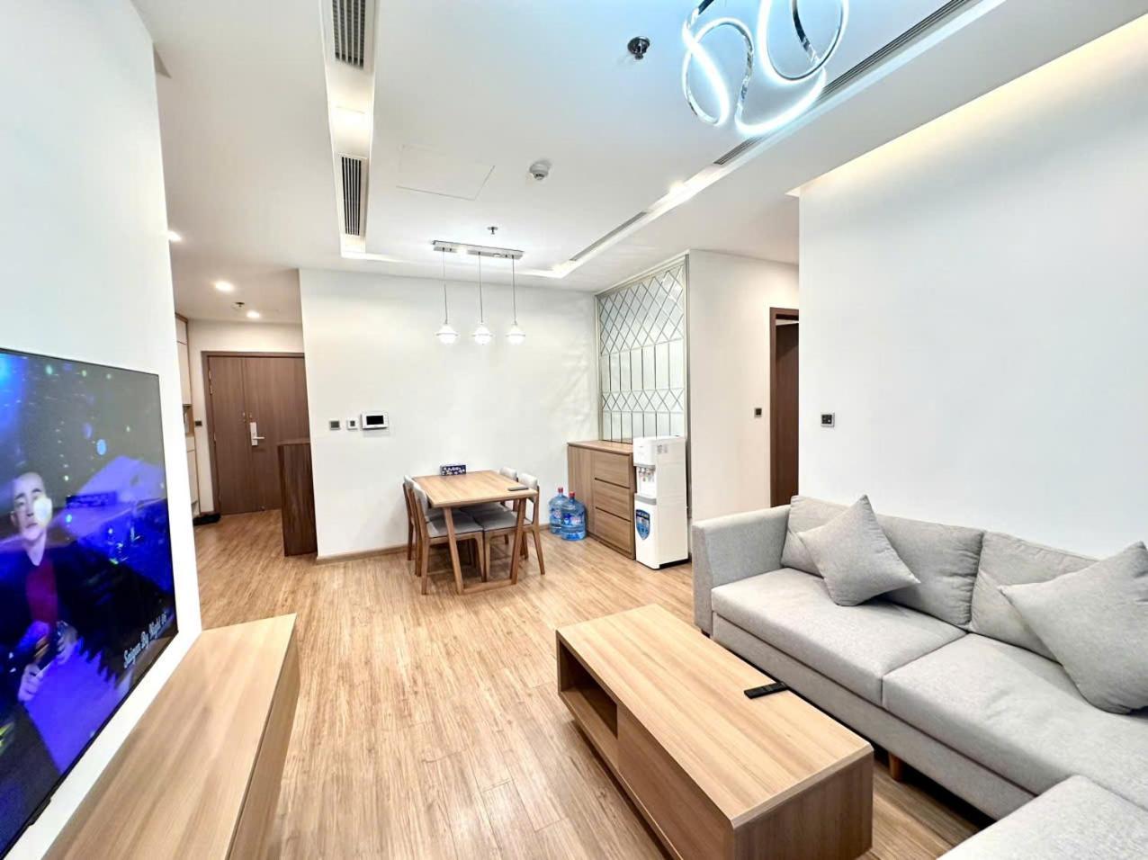 Luxury Apartment In Vinhomes Metropolis Hanoi Exterior photo